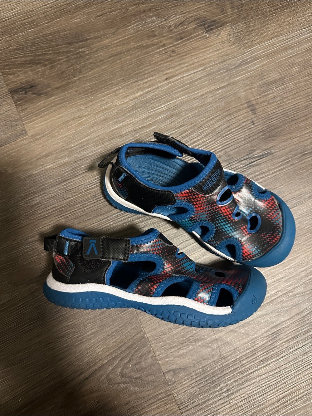 Keen Kids Blue and Red Patterned Water Shoes size 11